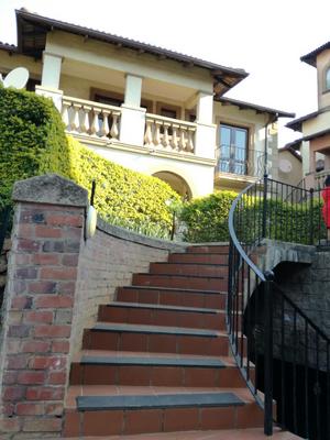 Semi-detached For Sale in Hillcrest, Hillcrest